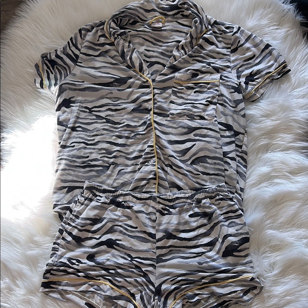 Secret Treasures Zebra Print Pajama Set - Black and White